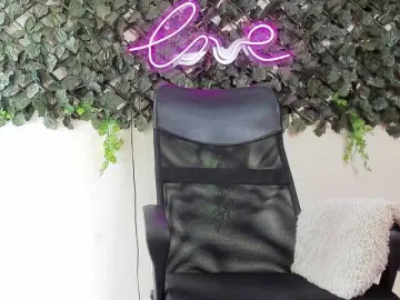 DestinyHills  live sex cam
