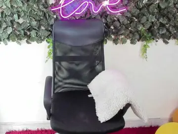 DestinyHills  live sex cam