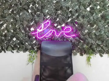 DestinyHills  live sex cam