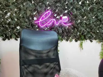 DestinyHills  live sex cam