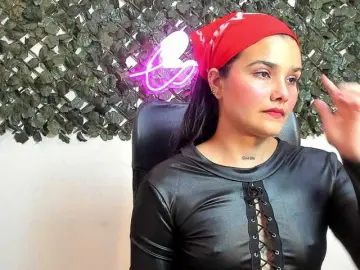 DestinyHills  live sex cam