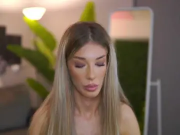 EllieRedd  live sex cam