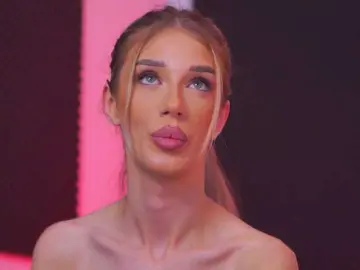 EllieRedd  live sex cam