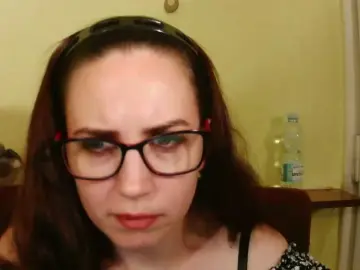 EmilyHot  live sex cam
