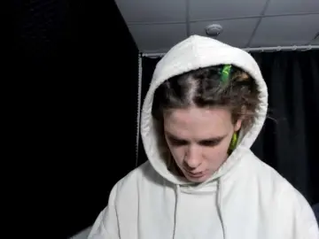 KIKIKrash  live sex cam