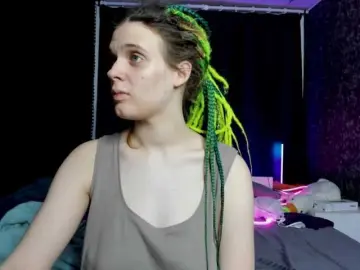 KIKIKrash  live sex cam