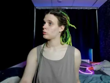 KIKIKrash  live sex cam