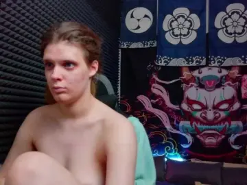 KIKIKrash  live sex cam