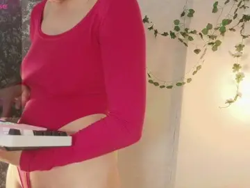 KIKIKrash  live sex cam