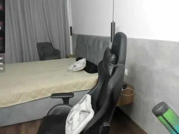 MCfly-1  live sex cam