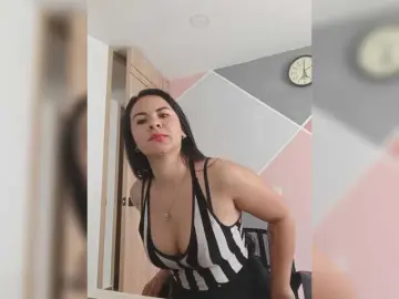 Paolitha25  live sex cam