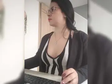Paolitha25  live sex cam