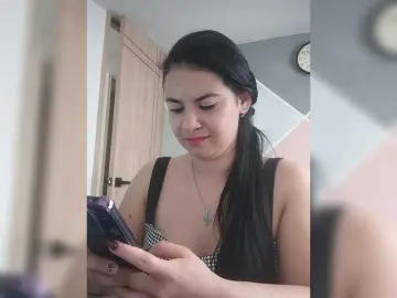 Paolitha25  live sex cam