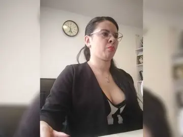 Paolitha25  live sex cam