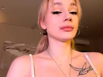 Unholydolly  live sex cam