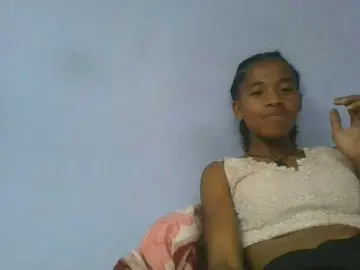 Charlinah  live sex cam