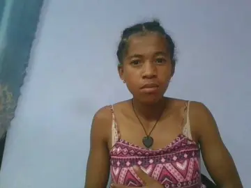 Charlinah  live sex cam