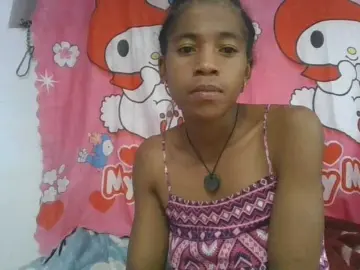 Charlinah  live sex cam