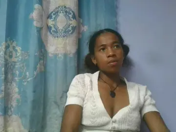 Charlinah  live sex cam