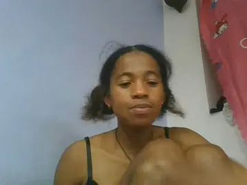 Charlinah  live sex cam
