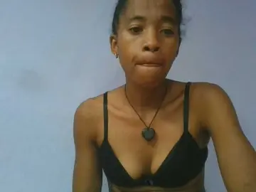 Charlinah  live sex cam