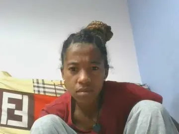 Charlinah  live sex cam