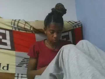 Charlinah  live sex cam