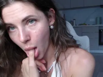 LilianaL  live sex cam