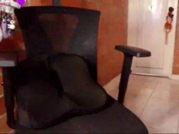 Tinamqueen  live sex cam