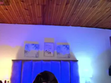 VictoriaHils  live sex cam