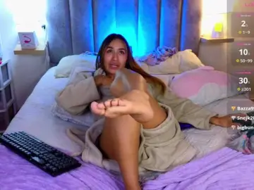 VictoriaHils  live sex cam