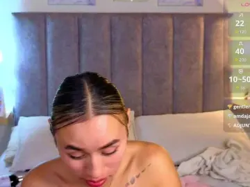 VictoriaHils  live sex cam