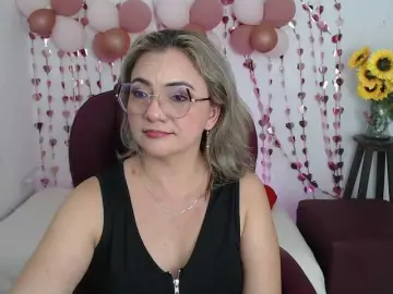 Ana-milf  live sex cam