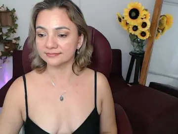 Ana-milf  live sex cam