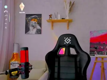 -Lovely  live sex cam