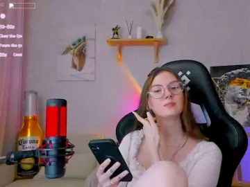 -Lovely  live sex cam