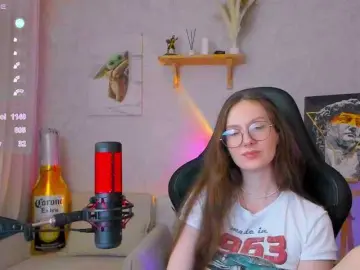 -Lovely  live sex cam