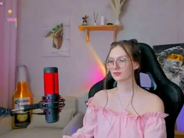 -Lovely  live sex cam