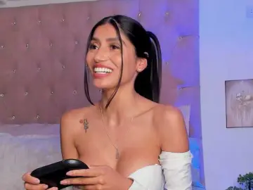 Elayamars  live sex cam