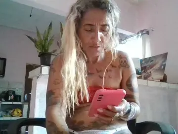 Lilith82  live sex cam