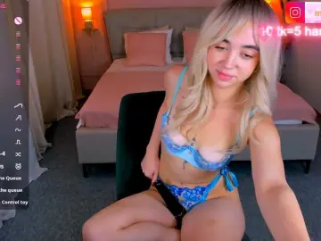 MissDilara  live sex cam