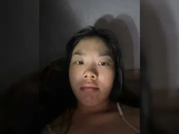 Huongan  live sex cam