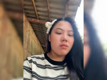 Huongan  live sex cam