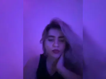 Nika-Licka  live sex cam