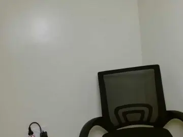 Pretty2000  live sex cam