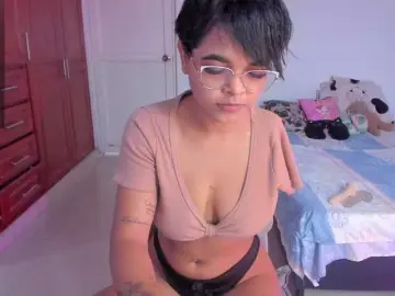 Tatiana25  live sex cam