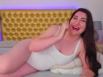 TrishaDarks  live sex cam