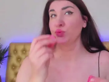 TrishaDarks  live sex cam