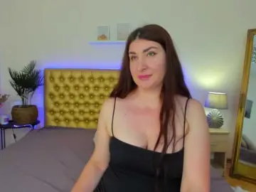 TrishaDarks  live sex cam