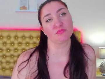 TrishaDarks  live sex cam